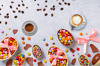 Café et traditions de Pâques dans le monde : un voyage entre culture et gourmandise