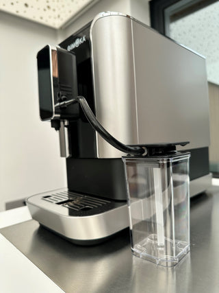 Machine à café BRERA avec Broyeur café grains intégré et cappuccinatore