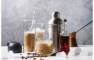 Un Été au Goût de Café : 4 Cocktails d'Été pour les Amateurs de Café